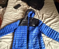 The North Face Blue & Black Lightweight Puffer Jacket