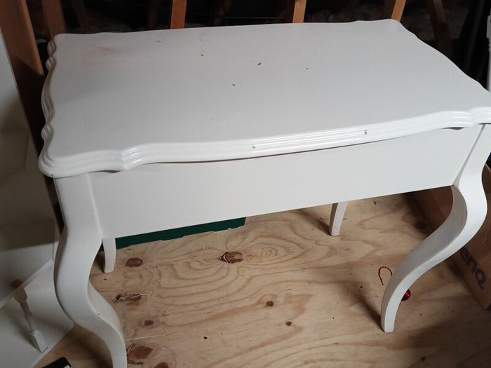 dressing table
