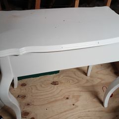 dressing table