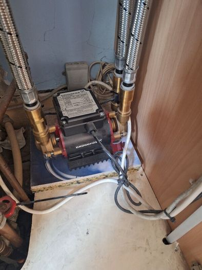 Fully working 2 Bar Grundfos Shower Booster Pump