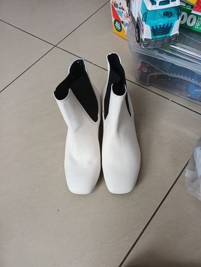 Primark  White Ankle Boots.  S.7.  New - No Tag.