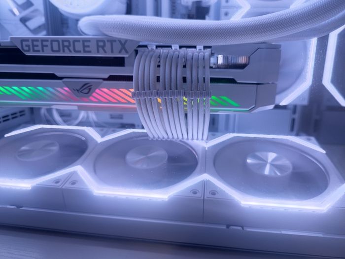 High-End Gaming PC - Ryzen 7 9800X3D - RTX 3080 - 32GB DDR5 - White Build - Like new