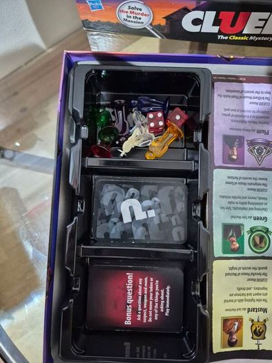 Cluedo The Classic Mystery Board Game 2011 2012 Edition