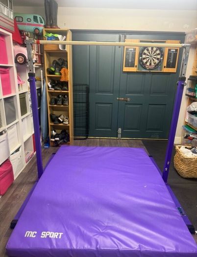 Mc Sport High Bar, Beemat  Beam and two mats