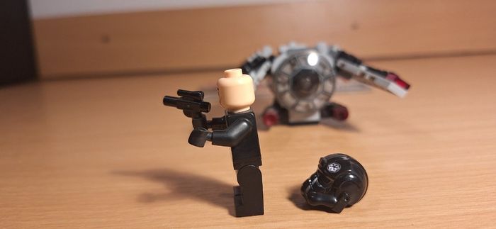 LEGO Star Wars 75161 TIE Striker Microfighter