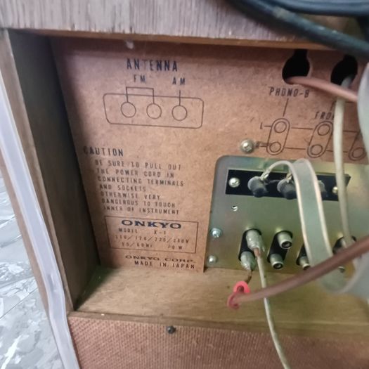 Mega Rare Time Capsule from 1971 Onkyo X1 quadraphonic console system hifi Gold from Japan in Stunning condition this is a statement piece and highly sought-after with the original speakers and hifi cabinet