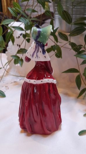 Royal Doulton figurine "Christmas morning "