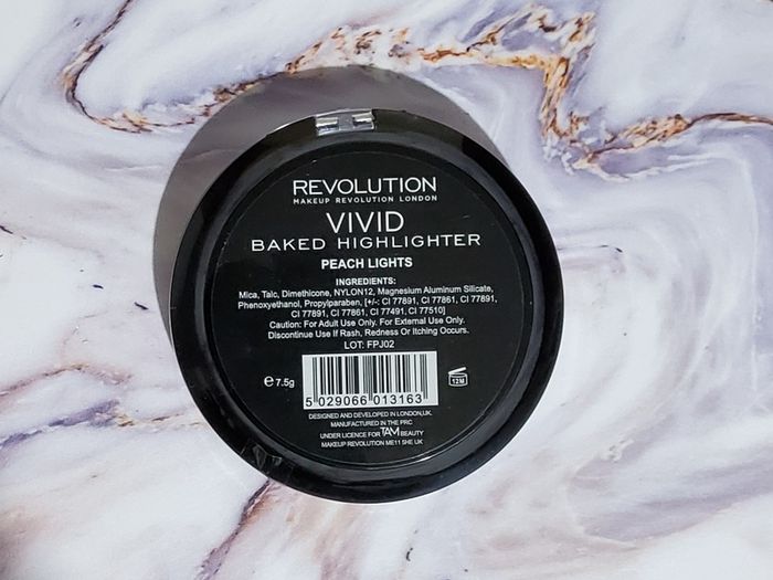 Revolution Vivid Baked Highlighter - Peach Lights - New