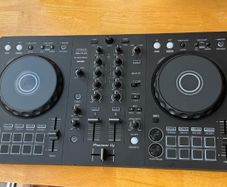 Pioneer DJ FLX 4 controller
