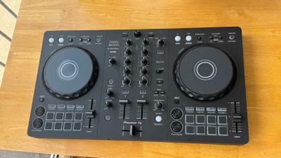 Pioneer DJ FLX 4 controller