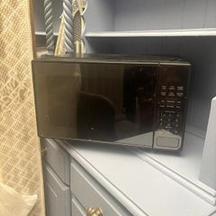 Toshiba 20L 800W Digital Microwave, Black