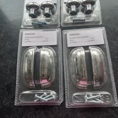 Knobs and drawer pulls