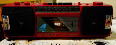 Boombox MINI Questar Turbo 1650, perfect working condition.