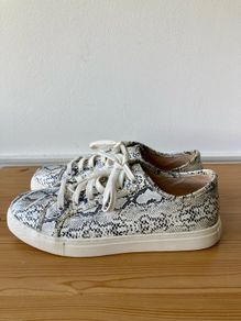Cortefiel womens leather sneakers, 6.5/40