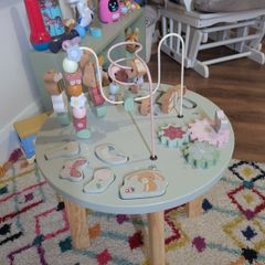 Little Dutch busy table