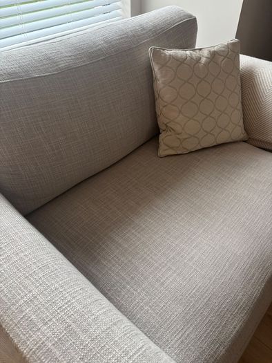 Snuggler Sofa - Diamond Furniture (Rachel)