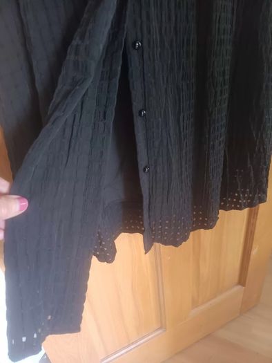 Black Short-Sleeved Midi Dress