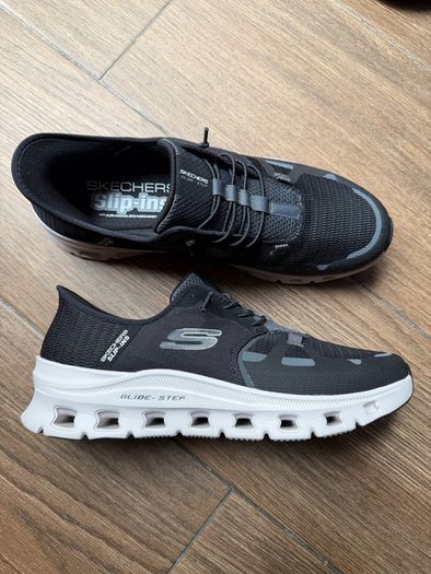 Skechers