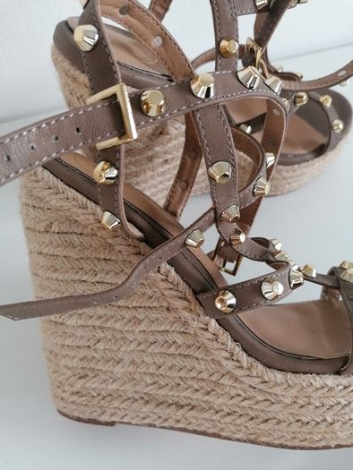 Studded shoes