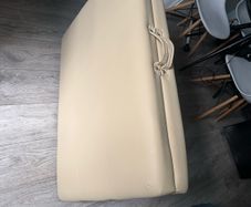 massage table