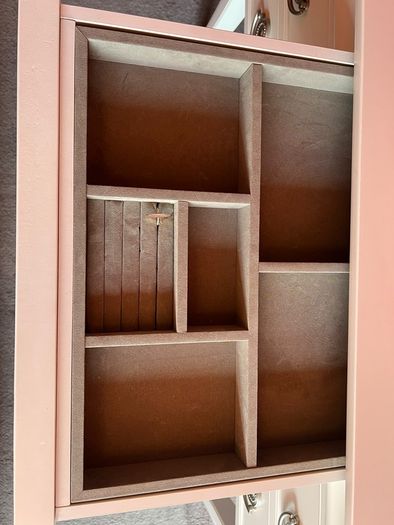 Dressing Table and 2 Matching Bedside Lockers