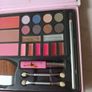 The Colour Institute  Complete Face Set.  New  in Original  Box. Image 3