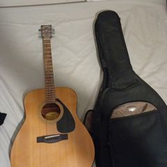 Acoustic yamaha guitar