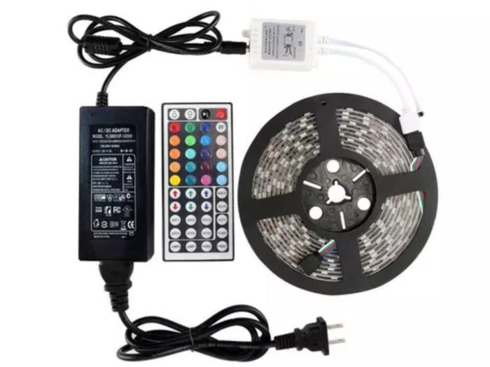 300 LEDs SMD 5050 Multiple colours strip light set with UK power plug