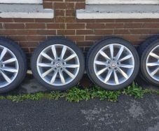 VW GOLF 17 inch Alloys