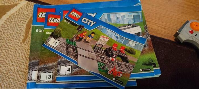 Lego 60051 passenger train 100% complete with box