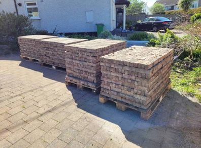 Paving Bricks Cobble Blocks, Approx 3700,Bricks On Pallets