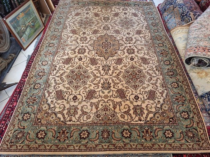 3m x 2m woven Persian Heriz rug