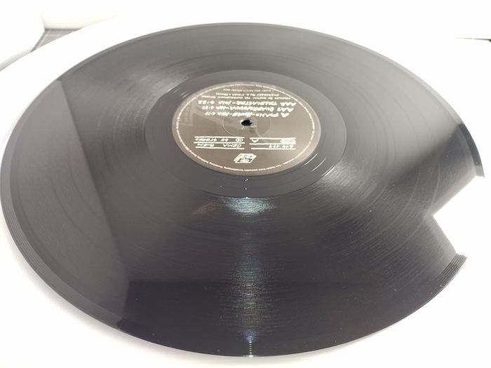 The Ya Ya's - Looove - Ariola Records - AKA Caveman! ORIGINAL 1992 PRESSING! Condition: MINT! Brand SPANKING New!