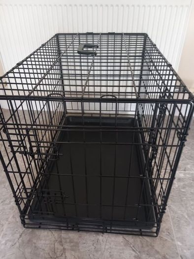 medium dog travel crate.