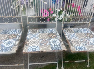 beautiful garden chairs