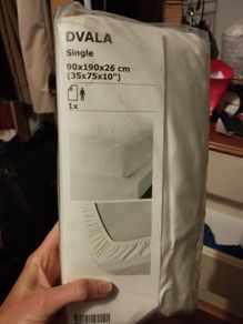 Fitted sheet, single bed.