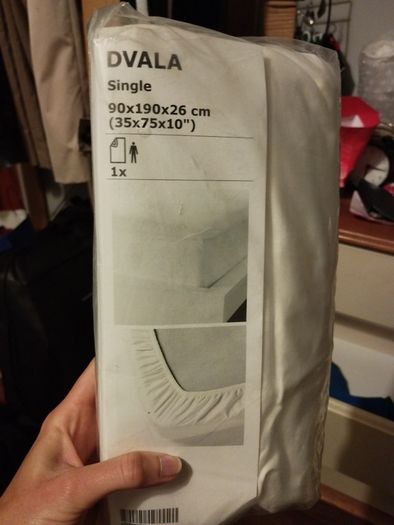 Fitted sheet, single bed.