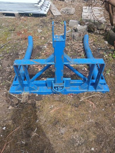 Bale lifter