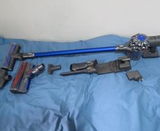 Dyson V6