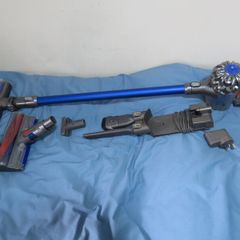 Dyson V6