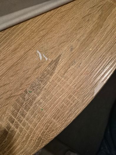 Free dining table