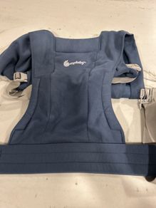 Ergobaby embrace sling