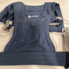 Ergobaby embrace sling
