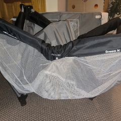 Travel cot