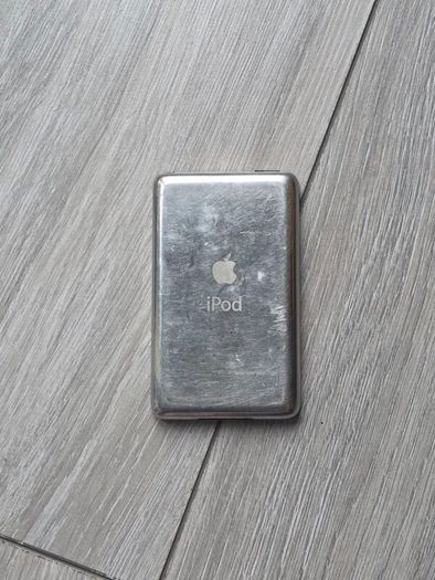 iPod 7th Gen Classic 160gb (Free Post)