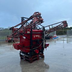 Case 1000 Litre sprayer