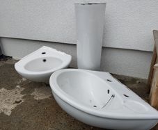 2 sinks and 1 pedestal