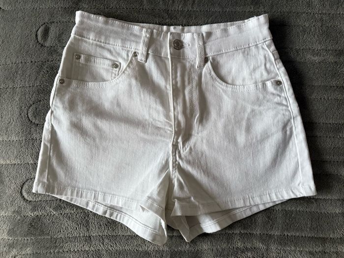 Pull & Bear women ladies shorts, immaculate condition, barely used
