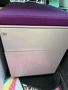 pedestal with cushion