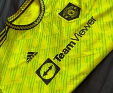 green  man utd jersey